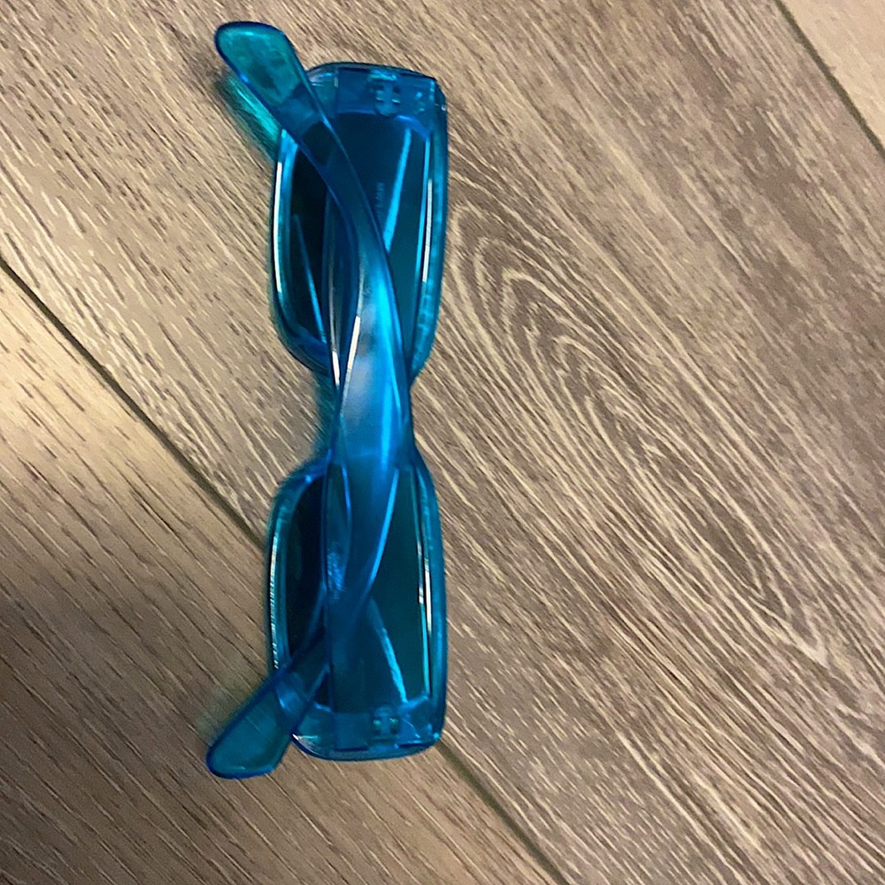 sunglasses - Picture 2 of 2